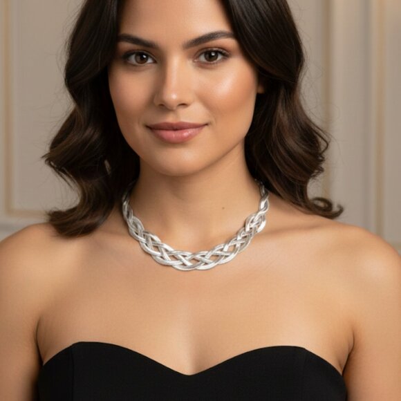 Jewelry - VTG 80s Braided Herringbone Liquid Silver Tone Choker Necklace